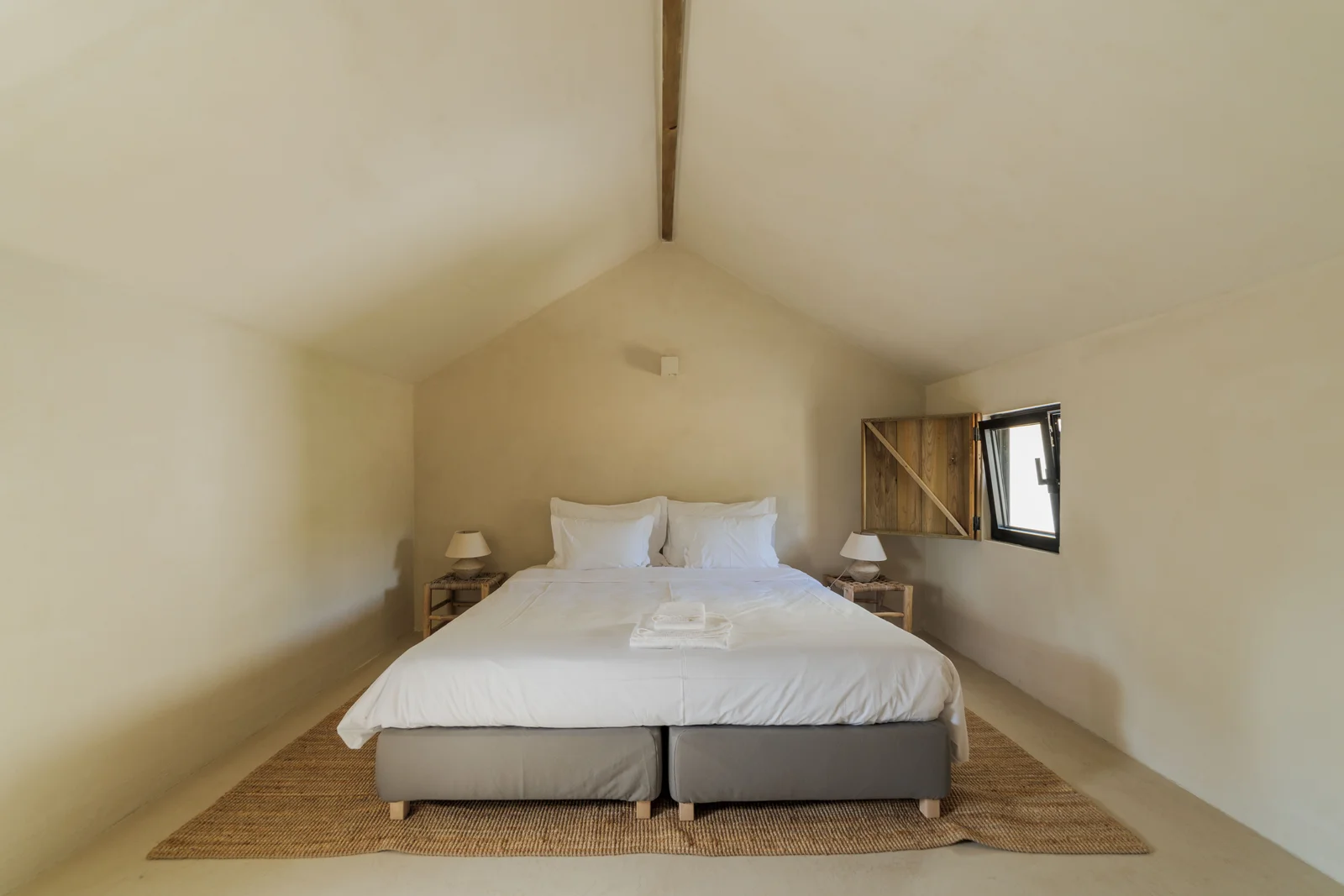 Casa Ansuz bedrooms, image 13